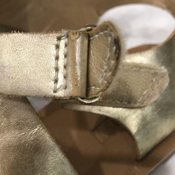 SZ 2 m OSH KOSH GOLDEN SANDLES. VELCRO GET ON/OFF. Good condition - Picture 7 of 7